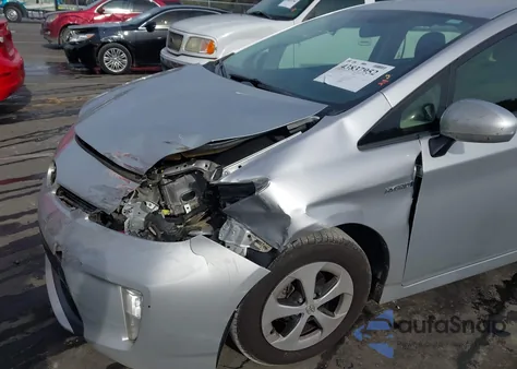 2015 Toyota Prius Two z USA, uszkodzony, nr VIN JTDKN3DU9F1902965